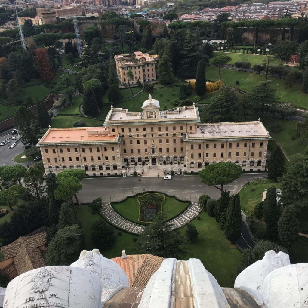 Utsikt över Vatikanen från Peterskyrkan i Rom