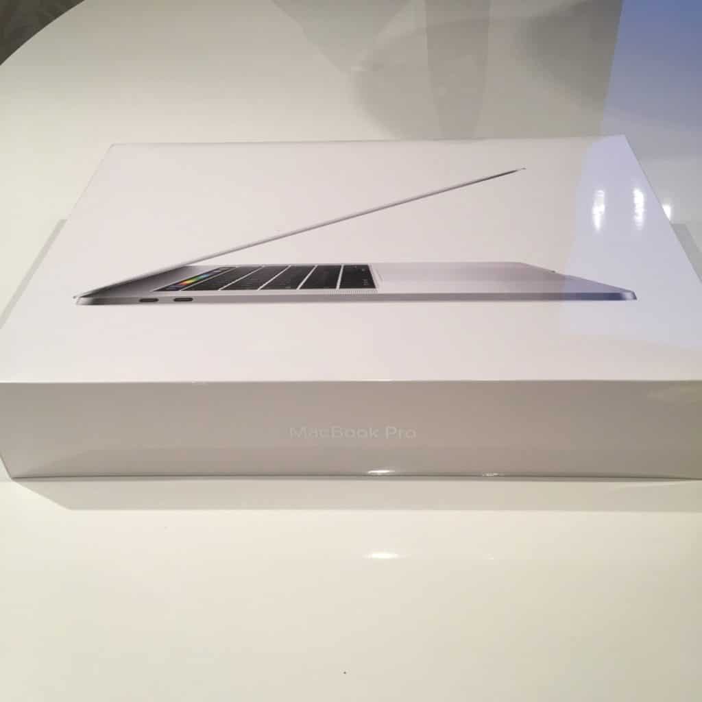 MacBook Pro i låda