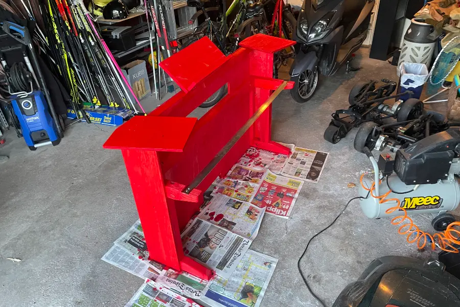 Steg 4 i processen Bygg ett stativ till Nord Piano 4 - Målarstudio